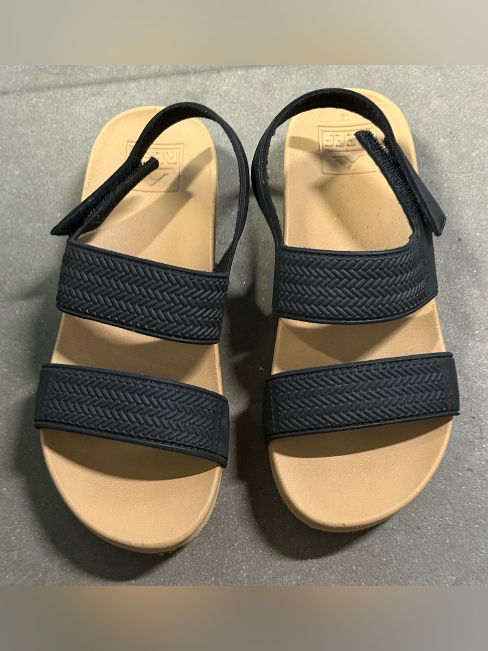 REEF Black Strappy Beach Comfort Sandals Girls Size 13